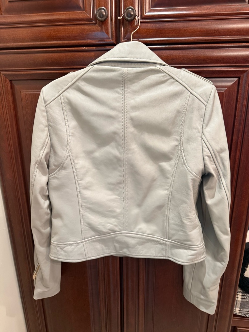 Lamarque Cream Leather Moto Jacket with Gold Hardware - Picture 2 of 3